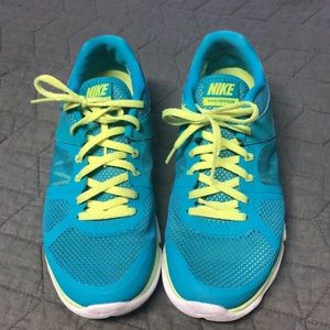 🚫SOLD!!!🚫 Nike Flex tennis shoes